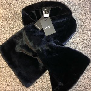 NWT faux fur wrap/scarf